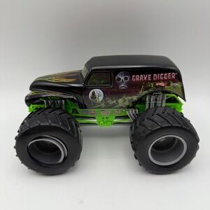 Hot Wheels Monster Jam Grave Digger Black Green Truck‎ Toy Car Kids